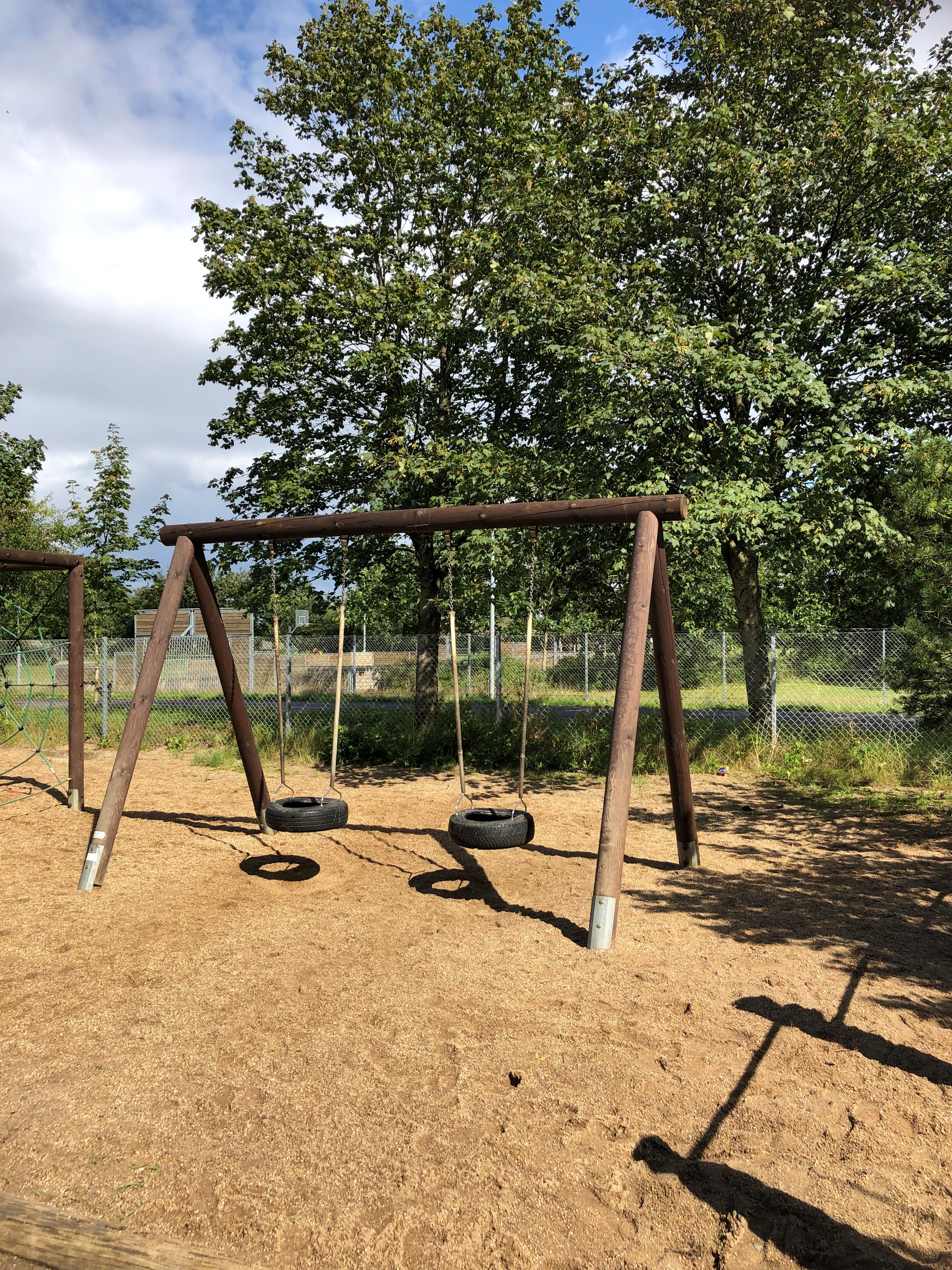 Gynger på legepladsen